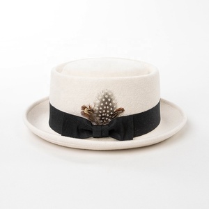 Laise หมวกทรง Cloche แฟชั่นผู้หญิงหมวกขนหมูมีขน100% สำหรับฤดูหนาวขายส่ง - Product Image 3