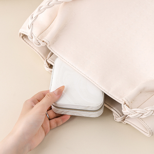 Boîte à bijoux carrée mini <span class=keywords><strong>en</strong></span> cuir PU durable YUQI, écologique, rose/blanc, pour la fête des mères, avec boucle, pour bagues et colliers, vente directe d'usine - Product Image 4