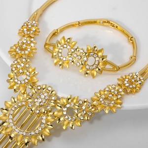 ชุดเครื่องประดับเจ้าสาวเพชรซิรคอนแฟชั่นสำหรับผู้หญิง ชุบทอง 14K สำหรับงานแต่งงานและงานหมั้น - Product Image 5