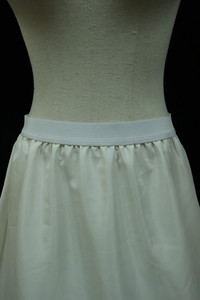 P3096 un jupon trapèze en filet à deux couches <span class=keywords><strong>sans</strong></span> cerceaux jupon <span class=keywords><strong>de</strong></span> <span class=keywords><strong>robe</strong></span> <span class=keywords><strong>de</strong></span> <span class=keywords><strong>mariée</strong></span> pour <span class=keywords><strong>mariée</strong></span> - Product Image 4