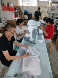 Scatola Regalo Rigida Personalizzata in Carta con Finestra Quadrata, Scatola Espositiva in Materiale Riciclato, Scatola per Imballaggio in Carta Personalizzabile, Confezione Regalo per Gioielli e Artigianato - Product Image 6