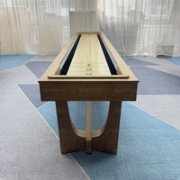 Table de shuffleboard en bois massif, table de jeu d'intérieur de luxe, placage de bois personnalisé, table de jeu de shuffleboard pour la maison, la villa, la salle de jeux