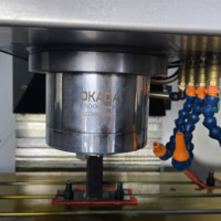 Centre d'usinage vertical CNC VMC855 robuste à 3 axes, directement de l'usine, pour l'usinage de pièces automobiles