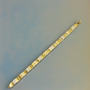 สร้อยข้อมือออกแบบพรีเมี่ยมสีทอง22K พร้อมพื้นผิวขัดเงาเครื่องประดับทำมือมีสไตล์สำหรับสวมใส่ในชีวิตประจำวันและงานปาร์ตี้ - Product Image 4