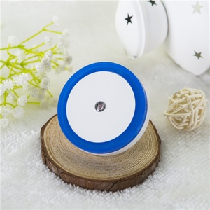 Luz Nocturna Enchufable de Pared con Sensor de Oscuridad, Encendido Automático del Anochecer al Amanecer, Control Táctil Inteligente LED - Product Image 5
