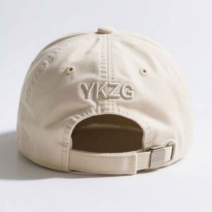 หมวกเบสบอลสำหรับทุกเพศ6แผงสีเบจผ้าทอลายทแยงและหัวเข็มขัดสีเงินจาก Ykzg ปักโลโก้ - Product Image 5