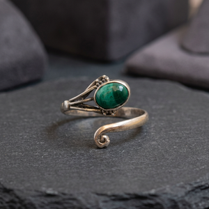 Bague ajustable en argent avec pierre de malachite et sertissage clos en argent sterling 925 pour anniversaires - Product Image 4