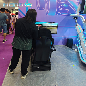 Simulateur de course HEROVR High Replay avec cockpit de course à mouvement pour centre de divertissement - Product Image 6