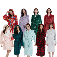 Vente en gros Peignoir imprimé avec logo personnalisé pour hôtel et maison Pyjamas pour femmes Vêtements de nuit en molleton flanelle corail Peignoir à capuche surdimensionné