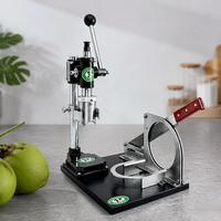 Ouvre-noix de coco manuel commercial et machine à éplucher à double fonction en acier inoxydable pour les magasins de boissons, les confiseries et l'usage professionnel
