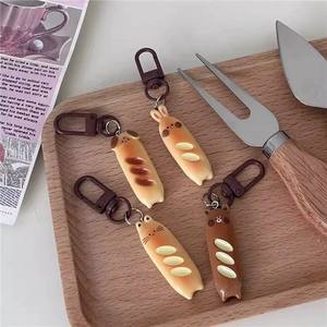CHENXI Porte-clés en résine Lapin Ours Baguette, Pendentif Mignon Dessin Animé en Forme de Pain, Breloque de Sac, Cadeau pour Couples et Amis - Product Image 3