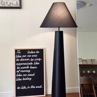 PM Nordic Pilzförmige Eisen-Stehlampe für Hotel, Wohnzimmer, Schlafzimmer, Homestay, Atmosphäre, Moderner Italienischer Stil
