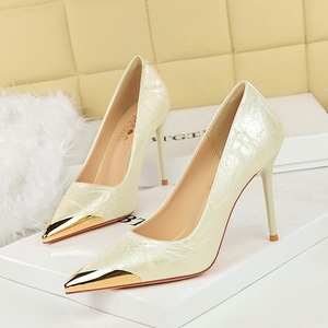 Zapatos de Tacón Alto para Mujer, Diseño OEM/ODM, de Piel Sintética, con Punta Metálica en Forma de <span class=keywords><strong>Stiletto</strong></span>, para Bodas y Fiestas, Temporada de Primavera, Tallas 34-40 - Product Image 2