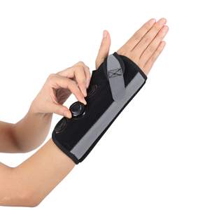 <span class=keywords><strong>Attelle</strong></span> orthopédique réglable pour <span class=keywords><strong>poignet</strong></span> avec <span class=keywords><strong>attelle</strong></span> de maintien - Soutien respirant pour le syndrome du canal carpien et fixation externe pour la rééducation du <span class=keywords><strong>poignet</strong></span> - Product Image 1