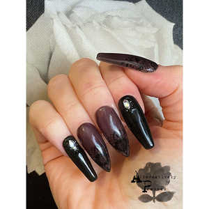 Ensemble d'ongles press-on personnalisés Mandala en verre noir - Acrygel - Product Image 2