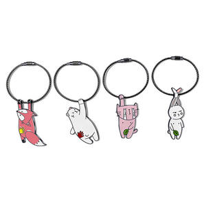 Usine en gros personnalisé Tik Tok <span class=keywords><strong>Netflix</strong></span> voiture porte-clés hommes et femmes mignon créatif plume couple porte-clés anneau sac charme - Product Image 6