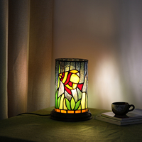 Lampe de table Tiffany en vitrail en forme de poisson, petite veilleuse décorative pour salon, chambre à coucher, chevet, mignonne pour enfants, lampe de bureau vintage E12