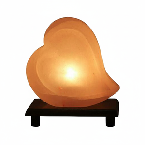 Lampe au sel de l'Himalaya de haute qualité en forme de grand coeur sculpté avec plomb et ampoule de Sian Enterprises Natural Crafts - Product Image 1