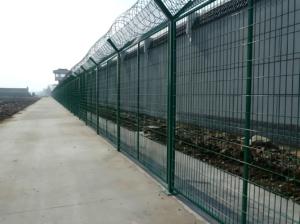 358 Clôture de sécurité anti-coupure ClearVu Design Porte battante électrique pour la protection du périmètre de l'aéroport Clôture de jardin en métal de 2m pour les maisons - Product Image 4