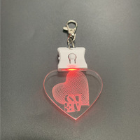 Couleur changeante Logo personnalisé Batterie rechargeable Acrylique LED Porte-clés Lumière avec câble USB