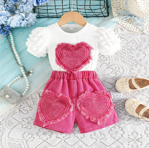 Completo Estivo 2026 per Bambine: Top con Maniche a Sbuffo e Cuore, Shorts in Denim - Set Due Pezzi Abbigliamento Coreano per Bambine - Product Image 2