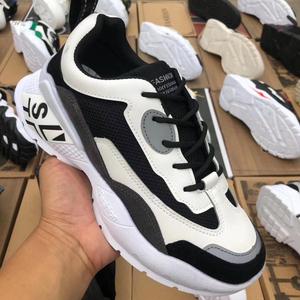 NOUVEAU Vente en gros de chaussures d'occasion unisexes en provenance du Fujian, Chine, chaussures vintage de haute qualité - Product Image 2