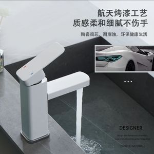 Grifo de Lavabo de Fácil Acceso, Monomando, Válvula de Cerámica, Montaje en Encimera, Estilo Minimalista - Product Image 3
