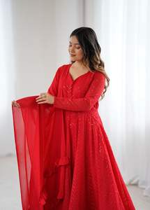Tela Anarkali Roja de la Mejor Calidad, Georgette Fox Pura y Suave, con Bordado de Lentejuelas Lukhnawi, Precio al por Mayor - Product Image 2