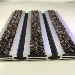 Tappetino d'Ingresso Incassato Pedimat Comprovato nell'Industria per Uffici, Tappeto in Alluminio Personalizzato Integrato per Porte Commerciali - Product Image 2