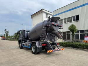 Camion malaxeur à <span class=keywords><strong>béton</strong></span> Hubei HOWO pour le transport d'hydrocarbures sur longue distance, moteur 9.726L, livré avec rapport de test mécanique - Product Image 6