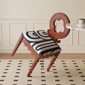 Chaise <span class=keywords><strong>de</strong></span> salle à manger en bois massif <span class=keywords><strong>de</strong></span> style nordique pour restaurant, design créatif à quatre feuilles <span class=keywords><strong>de</strong></span> trèfle, chaise avec dossier, mobilier <span class=keywords><strong>de</strong></span> salle à manger, chaise en bois - Product Image 4