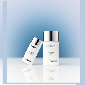 Base de Maquillaje con SPF Hidratante y Fórmula Ligera, Base de Maquillaje con Alta Protección para un Brillo Natural y Suave, Larga Duración - Product Image 1