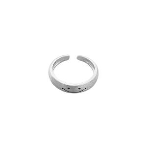 Anillo de Plata Pura S925, Diseño Coreano de Nicho, Estilo Lujoso y Ligero, Acabado Esmerilado, para Cara Sonriente, Simple, Moderno y Versátil - Product Image 5