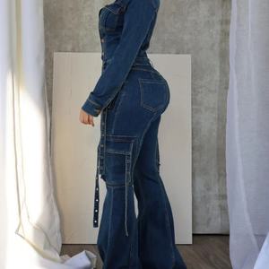 จั๊มสูทเดนิมทรงขาบานแบบใหม่สำหรับผู้หญิง คอปกพับติดกระดุม แขนยาว - Product Image 2