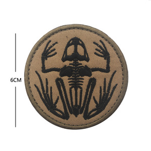 بيع بالجملة شارة شارة جمجمة الضفدع ذات الخطاف والحلقة للتروس التكتيكية - Product Image 2