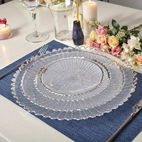 Assiettes de présentation de luxe en verre texturé de 13 pouces avec bordure dorée, personnalisables en gros pour banquets, mariages et événements