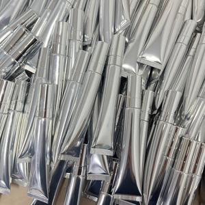 Top Tendance Végétalien Extrême Lèvres Repulpant Repulpant Gloss Acide Hyaluronique Beurre de Karité Blanchissant Hydratant Marque Privée - Product Image 6