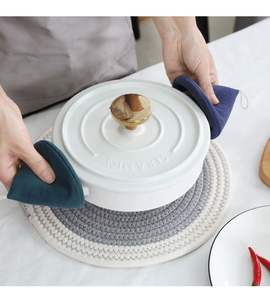 Vente en gros <span class=keywords><strong>de</strong></span> gants <span class=keywords><strong>de</strong></span> <span class=keywords><strong>cuisine</strong></span>, <span class=keywords><strong>de</strong></span> maniques et <span class=keywords><strong>de</strong></span> protège-plats en coton/polyester écologiques, isolés et résistants à la <span class=keywords><strong>chaleur</strong></span>, pour la <span class=keywords><strong>cuisine</strong></span>, le barbecue et le four - Product Image 4