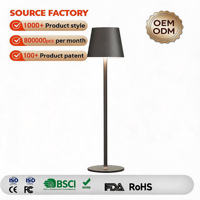 Lampe de table LED mince en métal massif à brancher, éclairage simple pour les fabricants de B&B, grossistes en articles minimalistes pour la maison