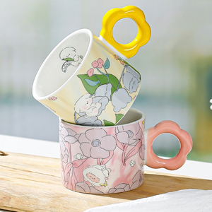 Hot Selling Flower Handle <b>Ceramic</b> <b>Mug</b> Cute <b>Mug</b> Gift Set - Product Image 1