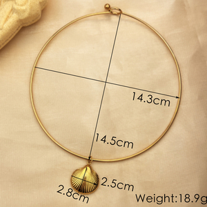 Gioielli Y & S, serie marina, collana geometrica in acciaio inossidabile con pendente a conchiglia liscia, placcata oro 18 carati. - Product Image 6
