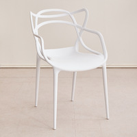 Chaise de salle à manger ergonomique en plastique empilable, design moderne, pour intérieur/extérieur, avec dossier et accoudoirs – Mobilier de maison coloré à prix de gros
