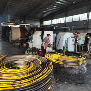 <span class=keywords><strong>Tuyau</strong></span> renforcé en tissu pour l'eau haute pression, noir, anti-âge, 32 mm, vente directe usine Yongyi, avec service de découpe - Product Image 2