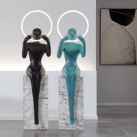 Nouvelle conception moderne grande lampe de Sculpture abstraite humanoïde LED lampadaires en résine pour la décoration intérieure pour les magasins hôtels salons