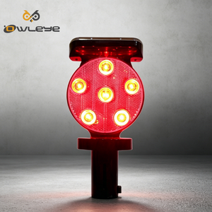 Baliza Solar <span class=keywords><strong>de</strong></span> Alta Potencia con 12 LED, PC y ABS, con Modos <span class=keywords><strong>de</strong></span> Destello/Destello Intenso/Sincronización, Clasificación IP66 para Seguridad Vial - Product Image 1