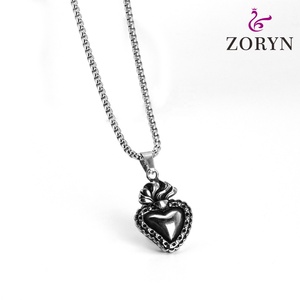 Pendentif Bouclier en Acier Inoxydable avec Signe de la Main de Rock, Bijou de Mode Punk Rock Hip Hop Biker Gothique en Acier Titane pour Hommes et Femmes - Product Image 5