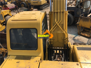 Excavatrice sur chenilles Komatsu PC220-6 d'occasion avec marteau, moteur, boîte de vitesses et engrenages - Poids opérationnel de 22 tonnes en vente - Product Image 5