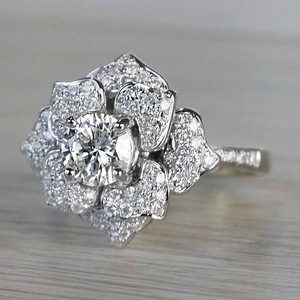 Anello a forma di fiore dal design elegante per l'uso quotidiano da parte delle donne - Product Image 3