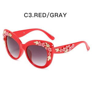 Vente en gros Lunettes de soleil œil de chat rétro avec verres dégradés en plastique floral Monture <span class=keywords><strong>rouge</strong></span> unisexe pour hommes et femmes Commerce extérieur <span class=keywords><strong>Amazon</strong></span> - Product Image 4
