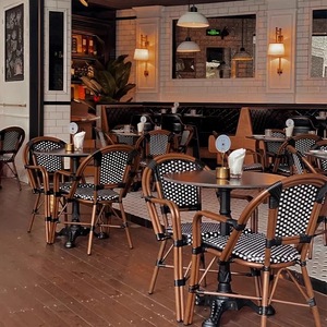 Ensemble <span class=keywords><strong>de</strong></span> <span class=keywords><strong>chaises</strong></span> <span class=keywords><strong>de</strong></span> <span class=keywords><strong>bistrot</strong></span> français toutes saisons, chaise <span class=keywords><strong>de</strong></span> jardin en rotin PE multicolore, chaise <span class=keywords><strong>de</strong></span> jardin en osier tissé à la main - Product Image 5
